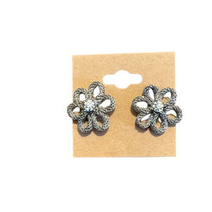 Elegant Silver Flower Earrings